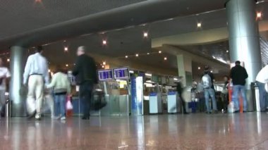 Mocsow - 16 Haziran: yolcular kalkış loungein Havaalanı domodedovo 16 Haziran 2009, Moskova, Rusya, bagajlı
