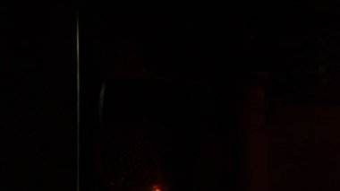 yaya trafik ışığı kırmızı gece yeşil, gösterilen