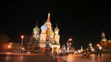 Aziz basil Katedrali ve saat kulesi Moskova Kızıl Meydanı'nda bir kubbe