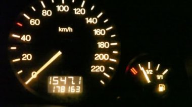 akaryakıt sayacı işaretçisini taşıma