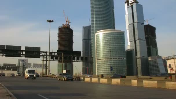 Buildings and road traffic . Time lapse — Stock Video