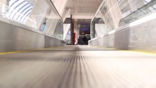 Motion travelator — Stock Video