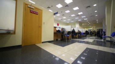 Banka Danışma sırasında istemcilere koltuklarda oturan, kaydırma