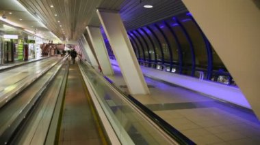 Köprü Moskova alıcılar ve pavyonlar ticaret yolu hareketli çekim