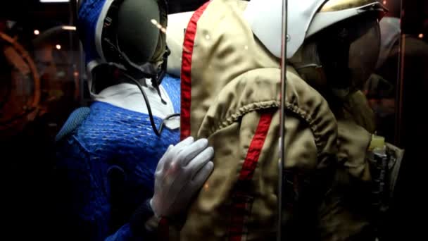 Spacesuit in The Memorial Museum of Cosmonautics — Stock Video