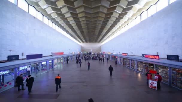 Leningradsky rail terminal in Moscow, situated on komsomolskaya square — Stock Video