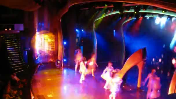 Entertaining show onboard the ship during cruise. Time lapse. — Stock Video