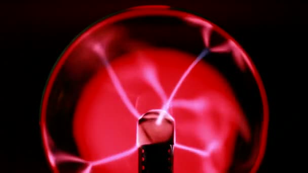 Boule de verre, émettant des impulsions électriques 