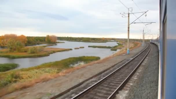 Вид с поезда — стоковое видео