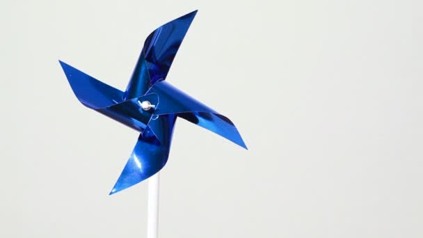 Propeller dreht sich unter Einfluss des Luftstroms — Stockvideo