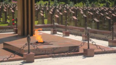 sonsuz ateşi ve ölmekte olan Anavatan savunucuları mezarlar