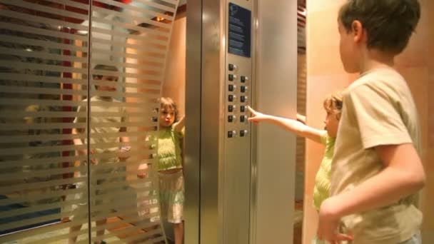 Forbidden to children without adults to use elevator — Stock Video