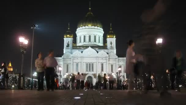 Patriarsjenert bro med Frelseren Kristi katedral i Moskva, Russland . – stockvideo