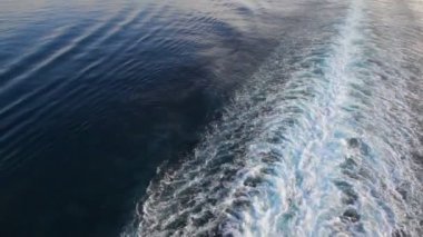 Deniz su yüzeyine cruicruise liner izleme