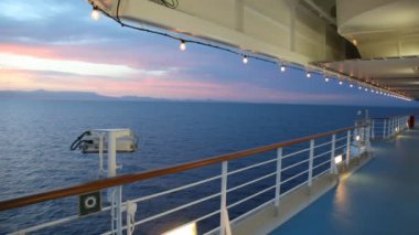 Işıklı deck gemisi