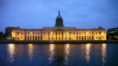 Dublin, İrlanda, gece Gümrük Binası'nın