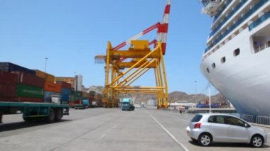 liman gemi ile kamera taşımak kamyonlar