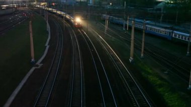 elektrikli tramvay gece demiryolu İstasyonu taşıma