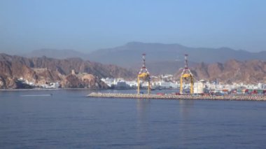 muscat, Umman, görünümün gemi hareket Limanı