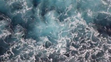 Deniz, gemi hareket üstten görünüm köpüklü su