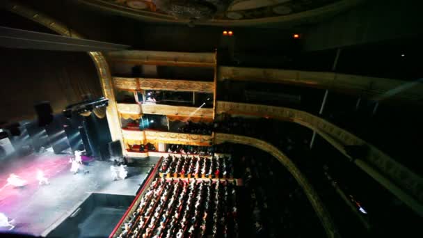 En el escenario opereta "Graph Monte Cristo" en Moscú Teatro Operetta en Moscú — Vídeos de Stock