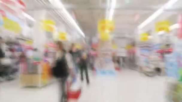 모스크바, 러시아에에서 있는 수퍼마켓에서 카트를. — 비디오