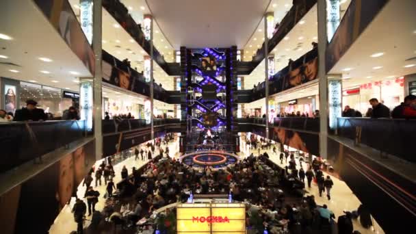 Głównym atrium centrum handlowego "Europejskiej" w Moskwie, Rosja. — Wideo stockowe