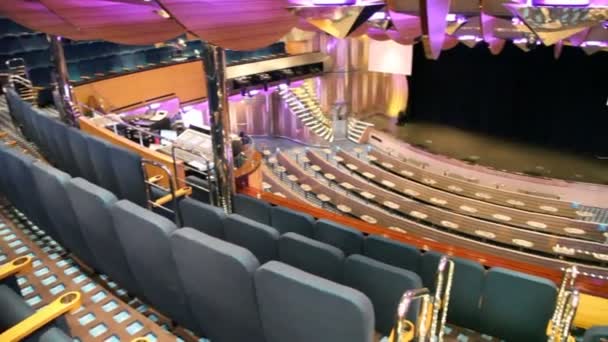 Interior de la sala de conciertos en crucero — Vídeo de stock