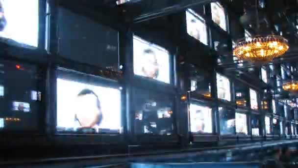 从多台电视机，时间间隔组成的大视频小组 — 图库视频影像