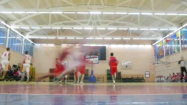 Men play basketball in Russian State University of Physical Education — Stock Video