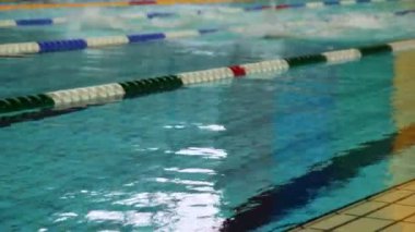 kameraya doğru sporcular Yüzme gezinme