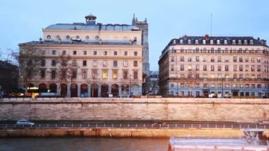 plaj ve Otoban Paris evler gemi seine Nehri hareket eder.