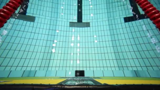 Item piscina com marcação ao ar livre — Vídeo de Stock