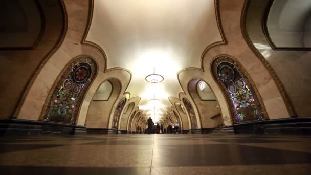 Vista desde el suelo Estación Novoslobodskaya — Vídeos de Stock