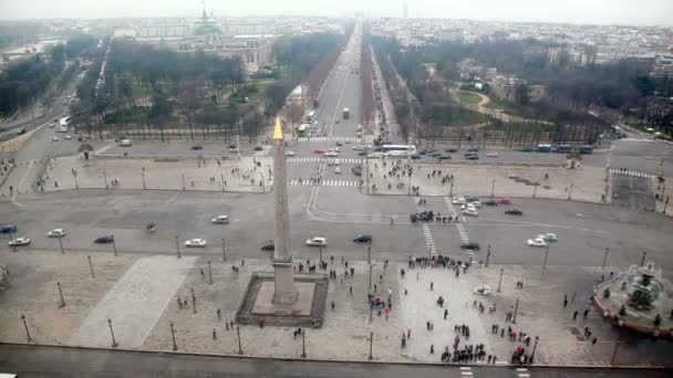 Descente de Roue De Paris, vue de dessus sur obélisque de Louxor — Video