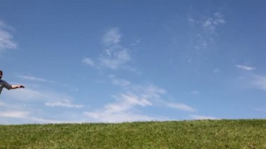 dedesi ve çimen tarafından çalıştırmak elele torun