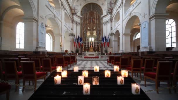 Інтер'єр собору Святого Louis в Парижі — стокове відео
