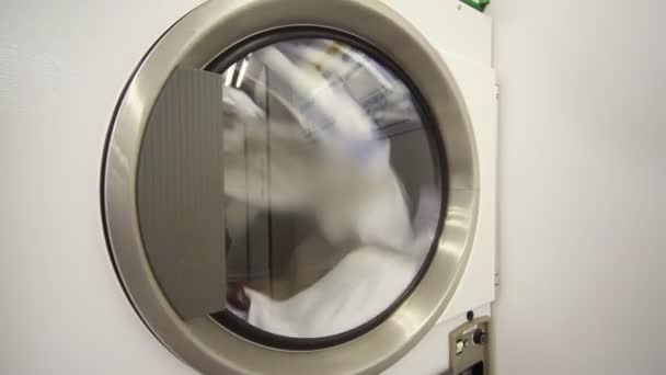 Waschmaschine, transparente Glastür — Stockvideo
