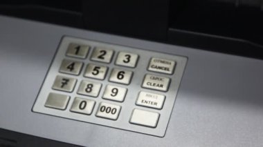 düğmeler ve koruyucu yanıp sönen alıcı bazı atm içinde kredi kartları