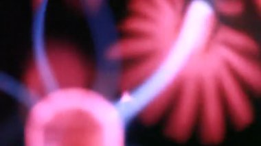 Enerji boşalımı closeup, enerji hatları Küre'ye taşıyın.
