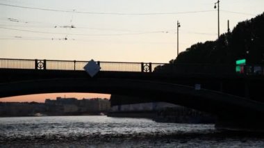 Komisyonculuk bridge St Petersburg geceleri