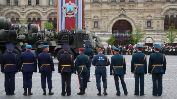 Lucht raketsysteem van grote en middellange afstand triomf op het Rode plein — Stockvideo