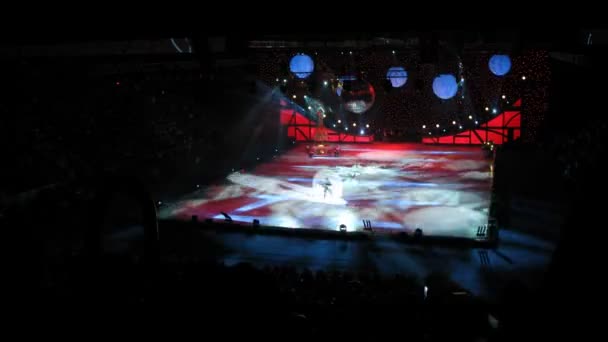 Actors perform during ice show Snow Queen — Stock Video