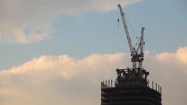 Edificio moderno en construcción — Vídeo de stock