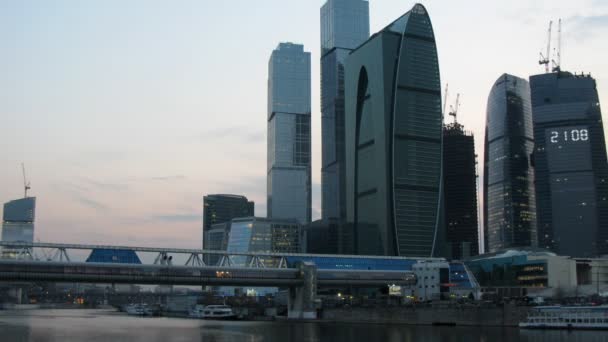 Centro de Negocios Internacional de Moscú por la noche — Vídeo de stock