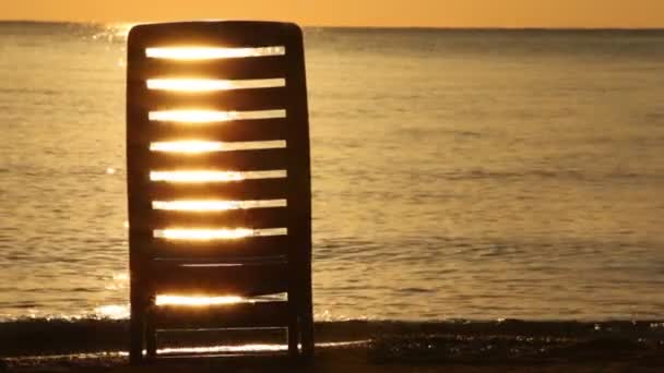 Deckchair stand in water — Stock Video