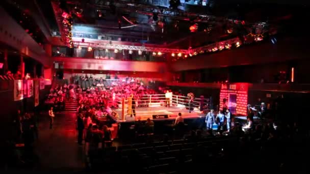 Colourful illumination is at a boxing ring in hall BARVIKHA LUXURY VILLAGE — Stock Video