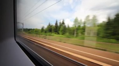 ahşap ve hızlı trenin gidiş--dan a pencere ortamı görüntüleme