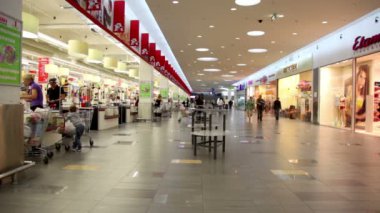 müşteriler auchan süpermarket