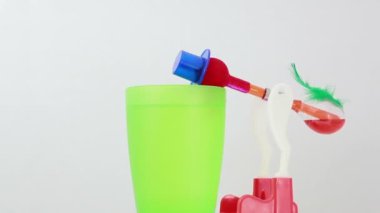 oyuncak su sarkaç formunda, kuş, sıvı dolgu tüp ve denge değişti